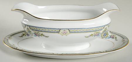 Aberdeen (Older) Gravy Boat with Attached Underplate