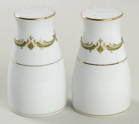 Aberdeen (Newer) Salt & Pepper Set