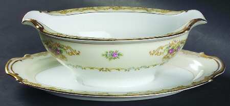 Acacia Gravy Boat with Attached Underplate
