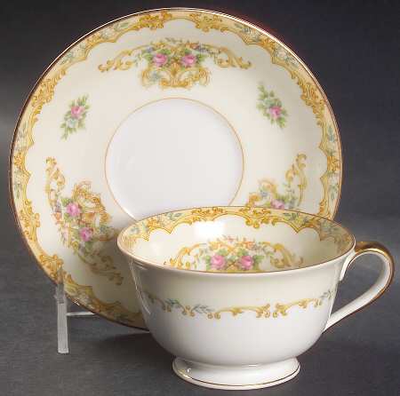 Acacia Footed Cup & Saucer Set