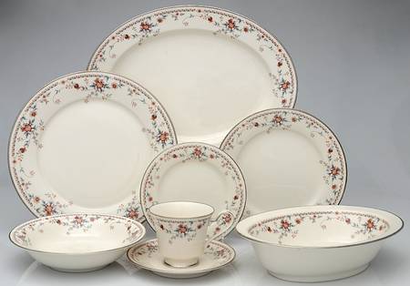 Adagio 50 Piece Estate Set