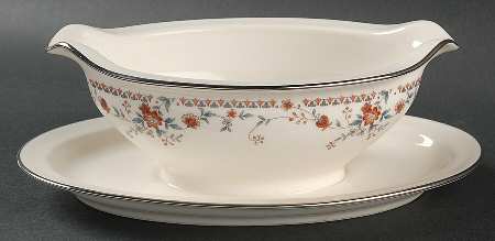 Adagio Gravy Boat with Attached Underplate