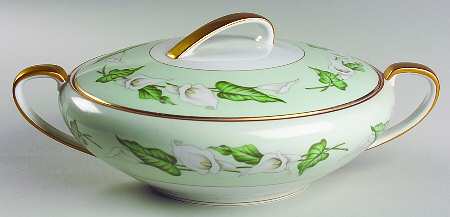Adrienne Round Covered Vegetable