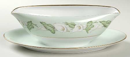 Adrienne Gravy Boat with Attached Underplate