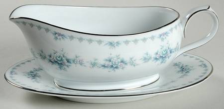 Adrienne Gravy Boat & Underplate