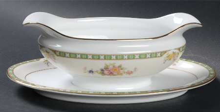 Adrian Gravy Boat with Attached Underplate
