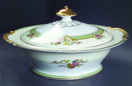 Aeolian Round Covered Vegetable