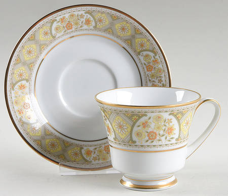 Aida Footed Cup & Saucer Set