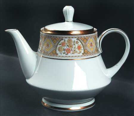 Aida Teapot & Lid