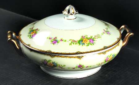 Aileen Round Covered Vegetable