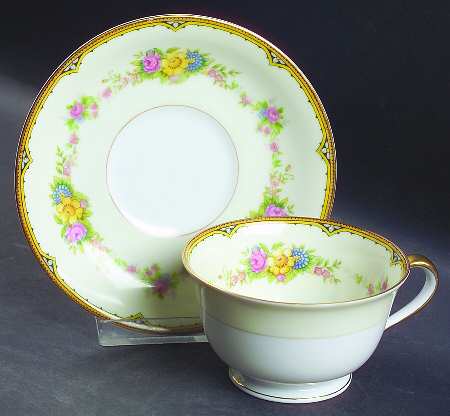 Aileen Footed Cup & Saucer Set