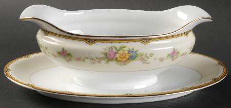 Aileen Gravy Boat with Attached Underplate