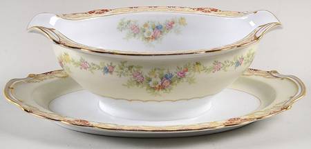 Ainslee Gravy Boat with Attached Underplate