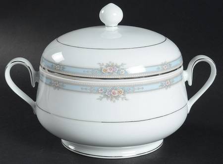 Ainsworth Round Covered Vegetable