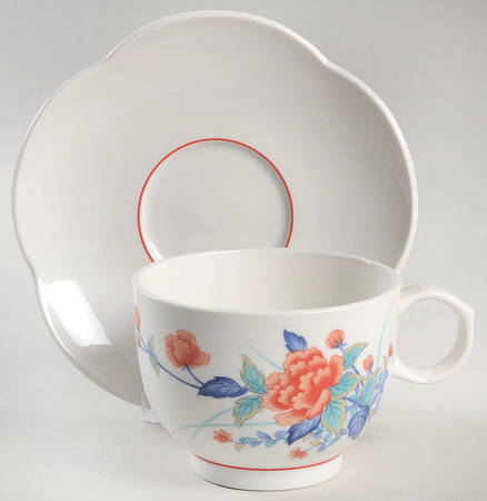 Akaye Flat Cup & Saucer Set
