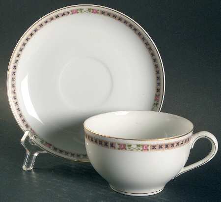 The Alais Oversized Cup & Saucer Set