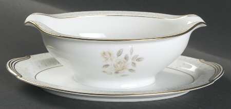 Alberta Gravy Boat with Attached Underplate