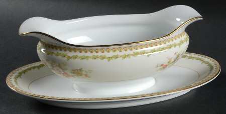 Alcona Gravy Boat with Attached Underplate