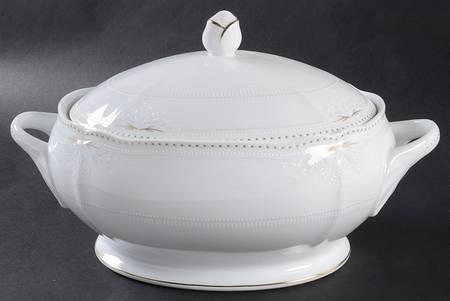 Alcott Oval Covered Vegetable