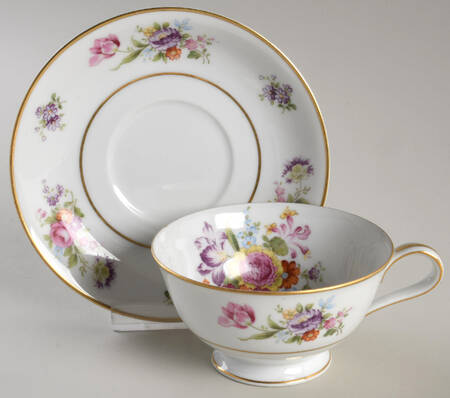 Aldea Footed Cup & Saucer Set
