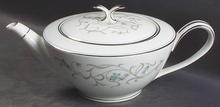 Alicia Teapot & Lid