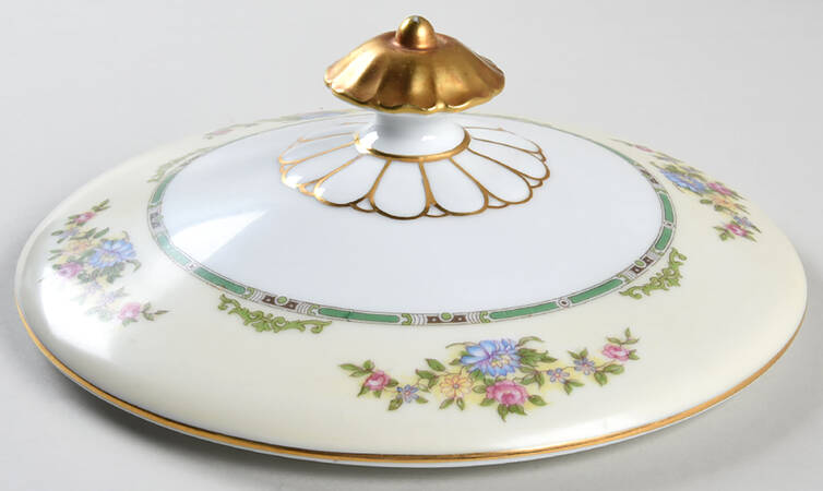 Alicia Lid for Round Vegetable