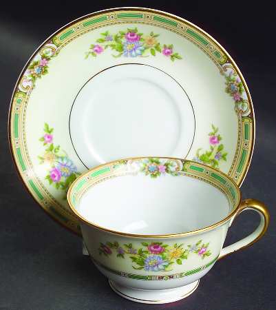 Alicia Footed Cup & Saucer Set