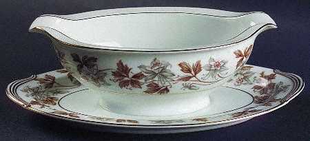 Allison Gravy Boat with Attached Underplate