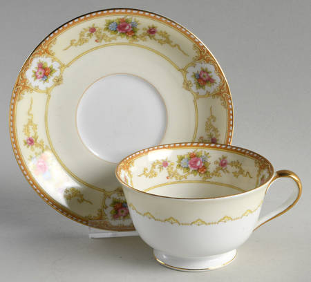 Allure Footed Cup & Saucer Set