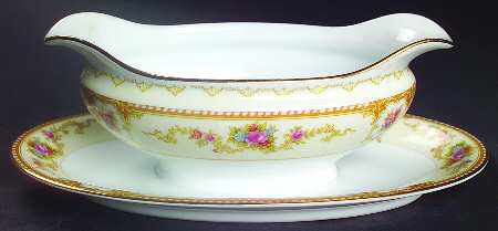 Allure Gravy Boat with Attached Underplate