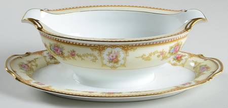 Allure Gravy Boat with Attached Underplate
