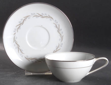 Almont Flat Cup & Saucer Set