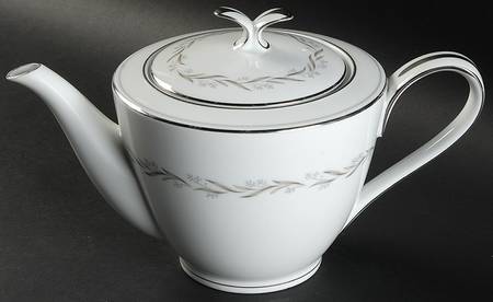 Almont Teapot & Lid