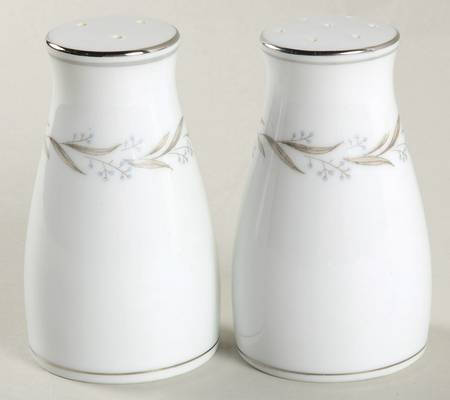 Almont Salt & Pepper Set