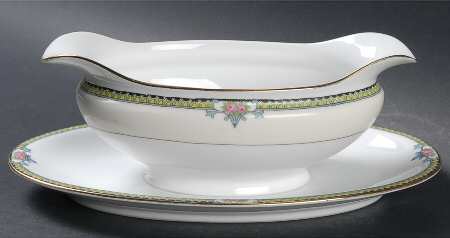 Alma Gravy Boat with Attached Underplate