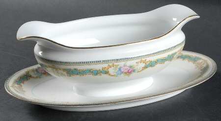 Althea Gravy Boat with Attached Underplate