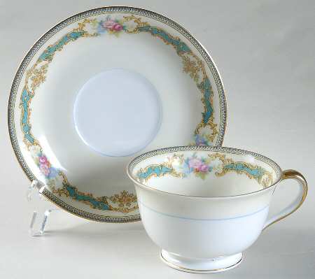 Althea Oversized Cup & Saucer Set