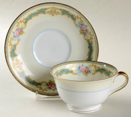 Althea Footed Cup & Saucer Set