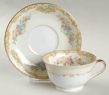 Alvin Footed Cup & Saucer Set