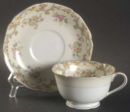 Alvadore Footed Cup & Saucer Set