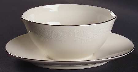 Ambrosia Gravy Boat with Attached Underplate