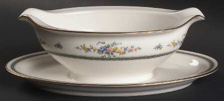 Amenity Gravy Boat with Attached Underplate by Noritake