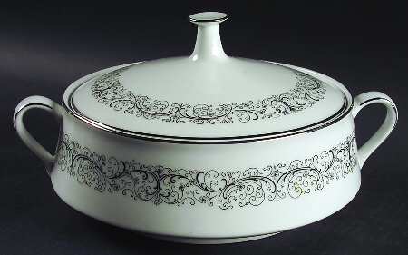 Amor Round Covered Vegetable