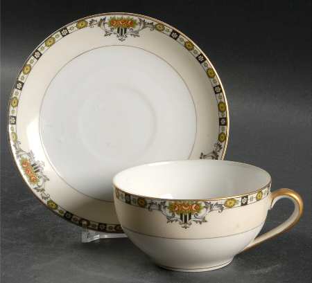 Anaconda Flat Cup & Saucer Set