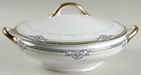 Anamosa Round Covered Vegetable