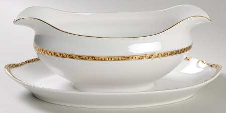 The Angora Gravy Boat with Attached Underplate