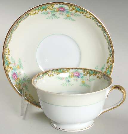 Anita Footed Cup & Saucer Set