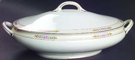 Ansonia Oval Covered Vegetable