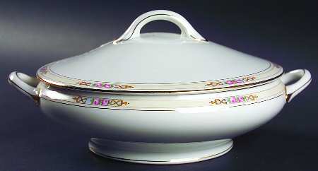 Ansonia Round Covered Vegetable