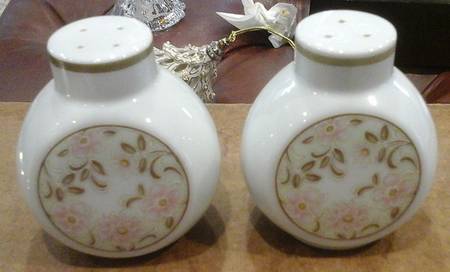 Antigua Salt & Pepper Set
